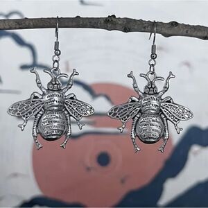 Y2K Silver Bee Dangle Earrings